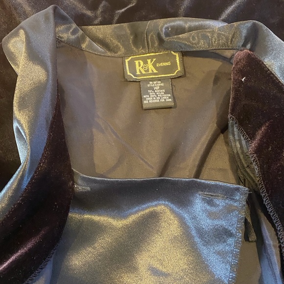 R&K Evening black velvet jacket and skirt. Size 14 - Picture 5 of 7